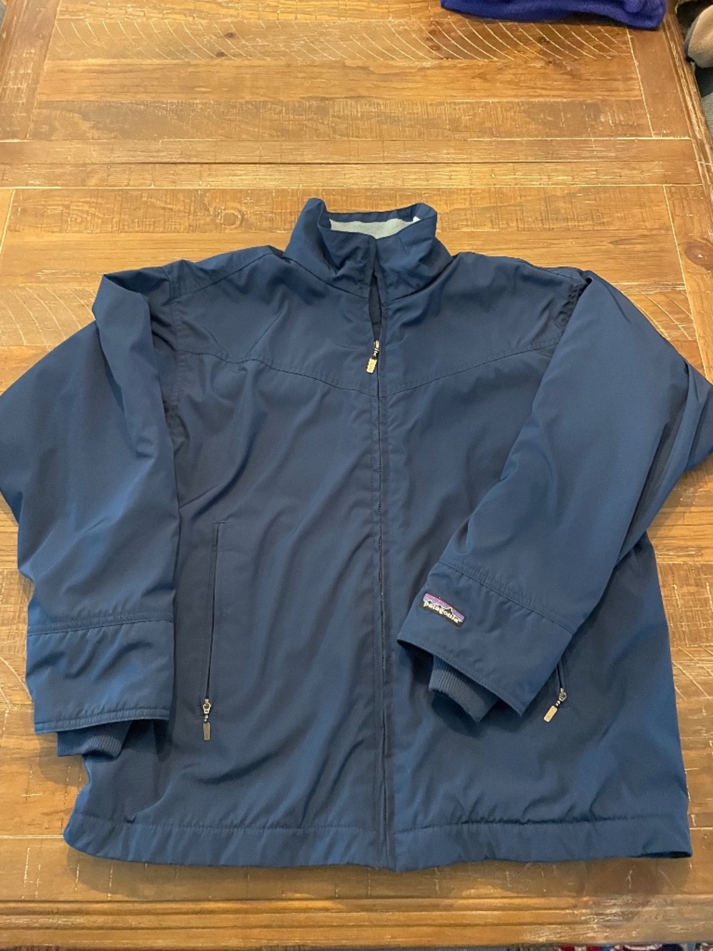 Men’s Patagonia Size Small Blue fleece lined windbreaker